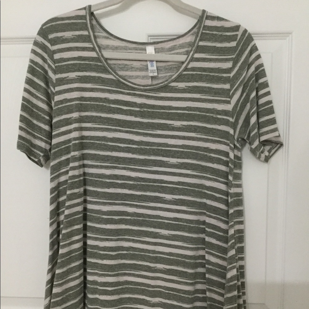 LuLaRoe Perfect-T